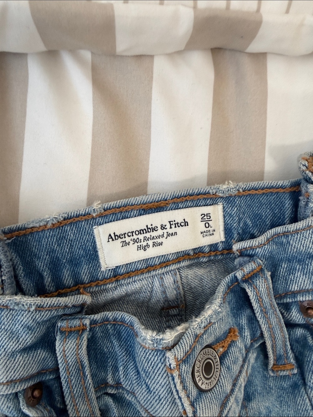 Abercrombie 90s relaxed high rise with seam - Picture 3 of 5